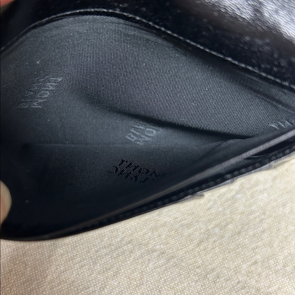 Montblanc Classic Black Leather Holder - Picture 9 of 13